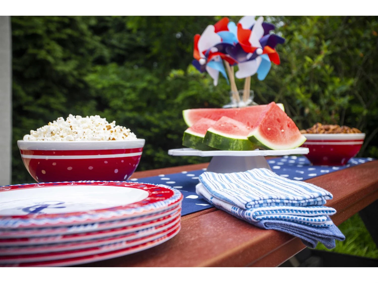 Breezesta Basics Recycled Plastic 6' Picnic Table 4 Breezesta Basics Recycled Plastic 6' Picnic Table - Image 4