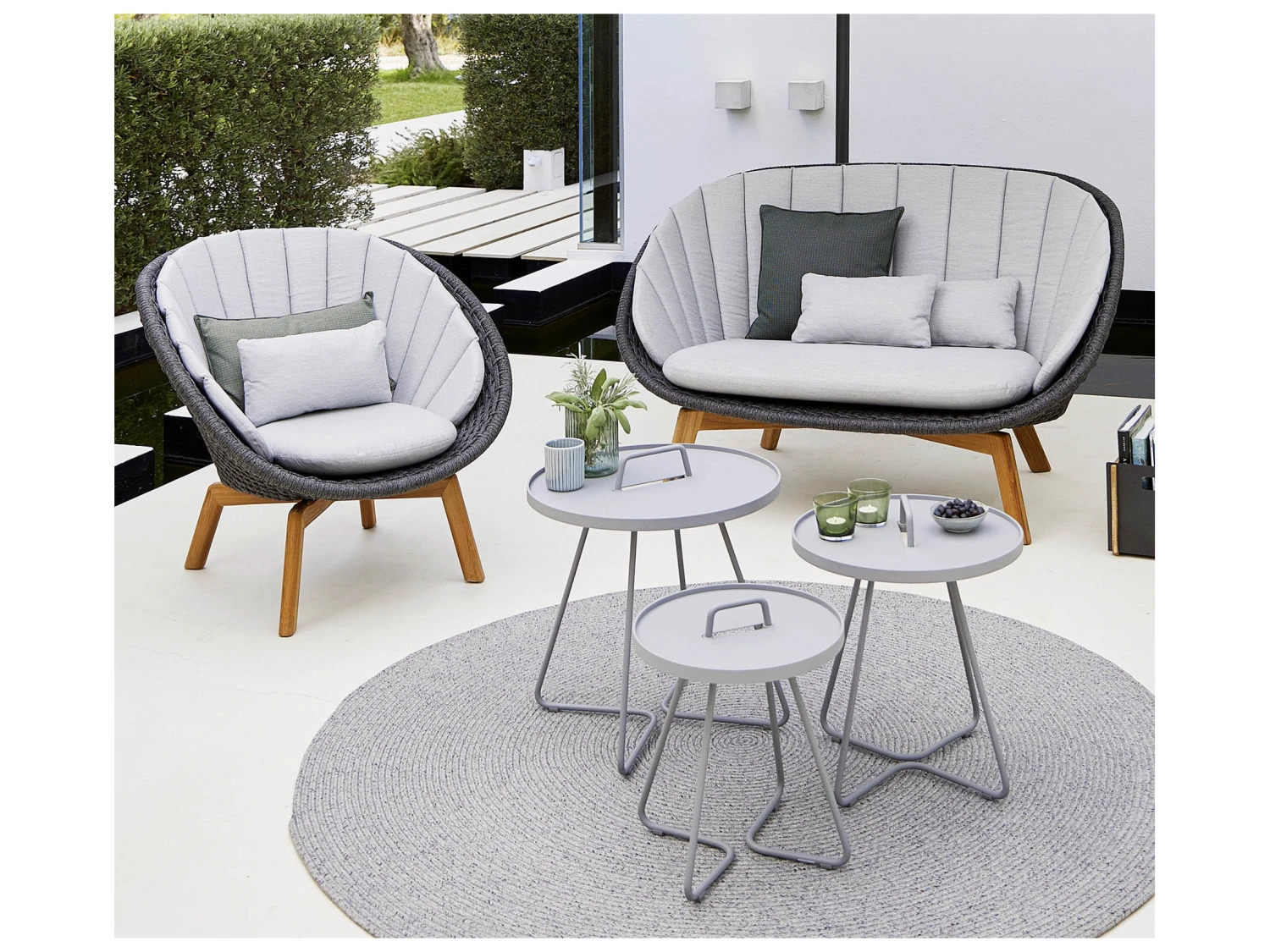 Cane Line Outdoor On-the-move Aluminum Small 17'' Round End Table 14 Cane Line Outdoor On-the-move Aluminum Small 17'' Round End Table - Image 14