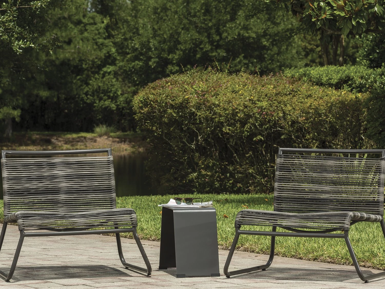 Ebel Monaco Aluminum 20''W X 10''D Rectangular End Table 4 Ebel Monaco Aluminum 20''W X 10''D Rectangular End Table - Image 4