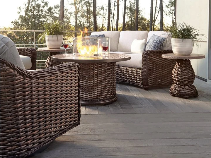 Lane Venture South Hampton Wicker 24'' Round Glass Top End Table 2 Lane Venture South Hampton Wicker 24'' Round Glass Top End Table - Image 2