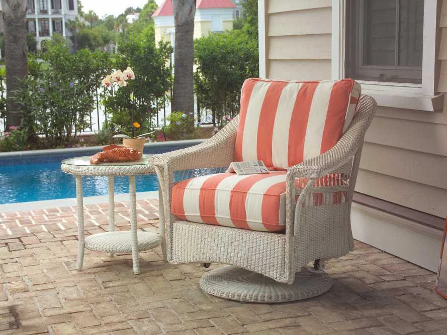 Lloyd Flanders Dining & Accessory Wicker 24'' Round End Table 1 Lloyd Flanders Dining & Accessory Wicker 24'' Round End Table