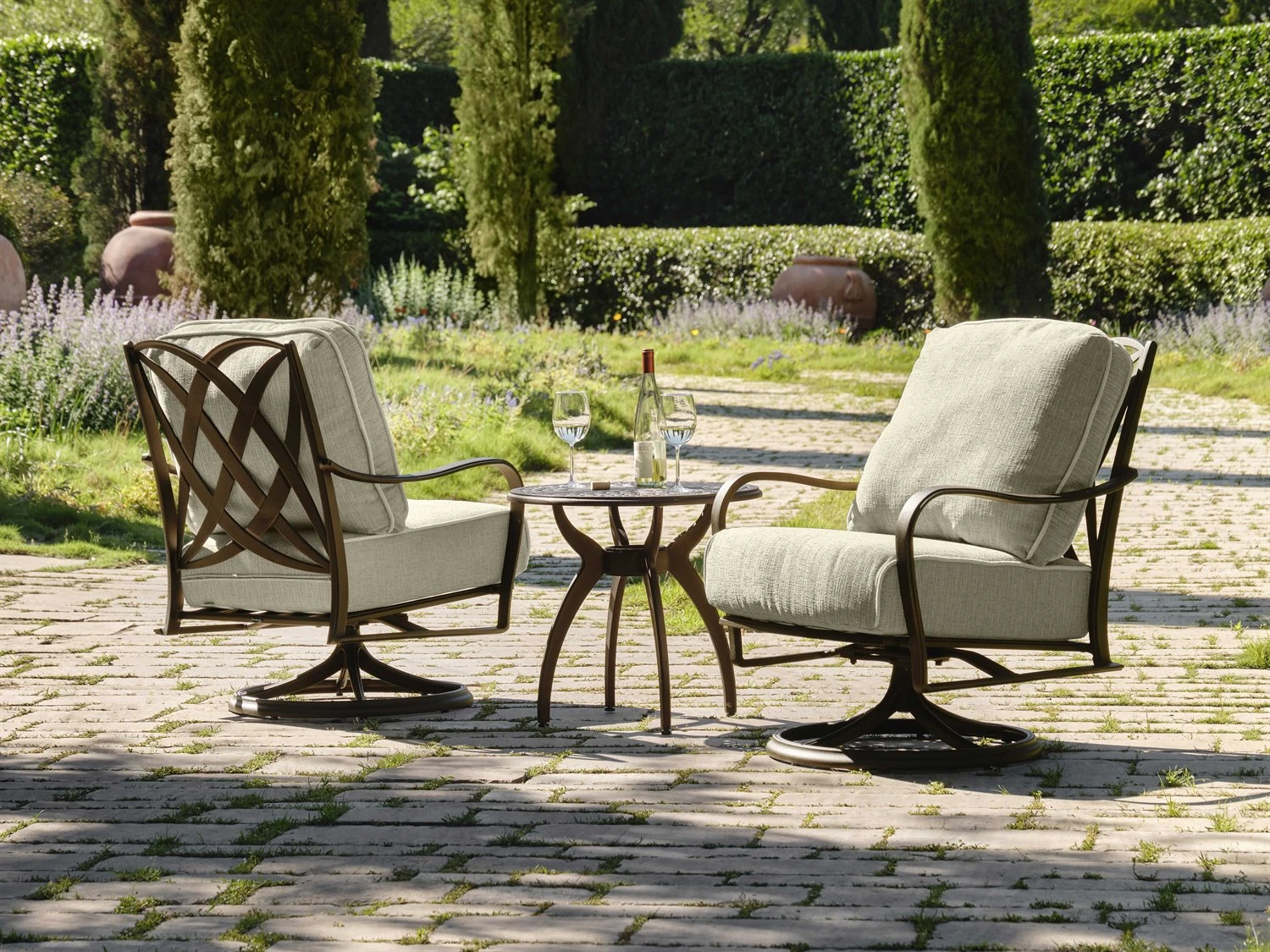 Woodard Apollo Cast Aluminum 24'' Round End Table 3 Woodard Apollo Cast Aluminum 24'' Round End Table - Image 3